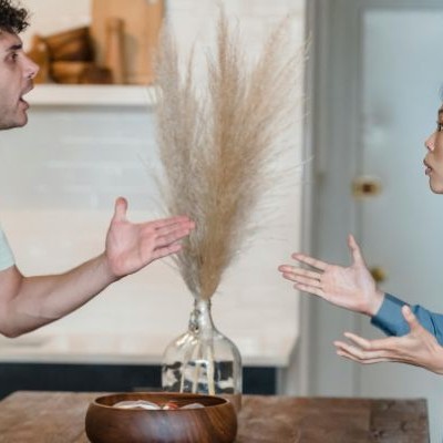 What are the warning signs of an abusive partner?